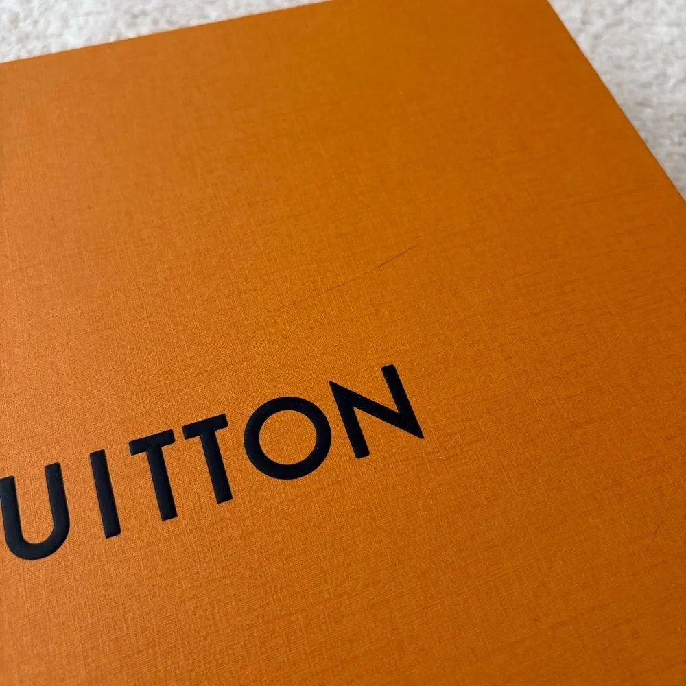 Louis Vuitton Medium flat gift box